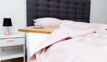 Indlæs billede til gallerivisning Komfortabelt sengetøj i 100% bomuldssatin - 140 x 200 cm